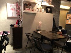 -layback cafe & bar