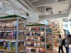 -猫的天空之城概念书店(北戴河蔚蓝海岸店)