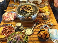 -叽叽扎扎烤肉场(生态城万达店)
