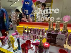 -m豆巧克力世界(上海世茂广场店)