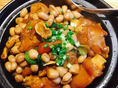 花生猪脚煲-瓦国小镇·果木烤鸭·融合菜(西口店)