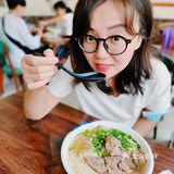 牌子都这么惹眼，这得多火呀