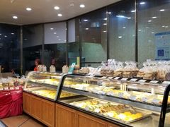 面包甜点陈列柜-赞记龙凤礼饼(广州市二宫向群宾馆店)