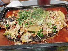 木屋秘制炭火烤鱼-浔味·山屿湖·正宗淳牌全鱼宴老字号