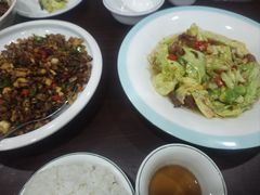 -湖南人家湘菜馆(镇江路店)