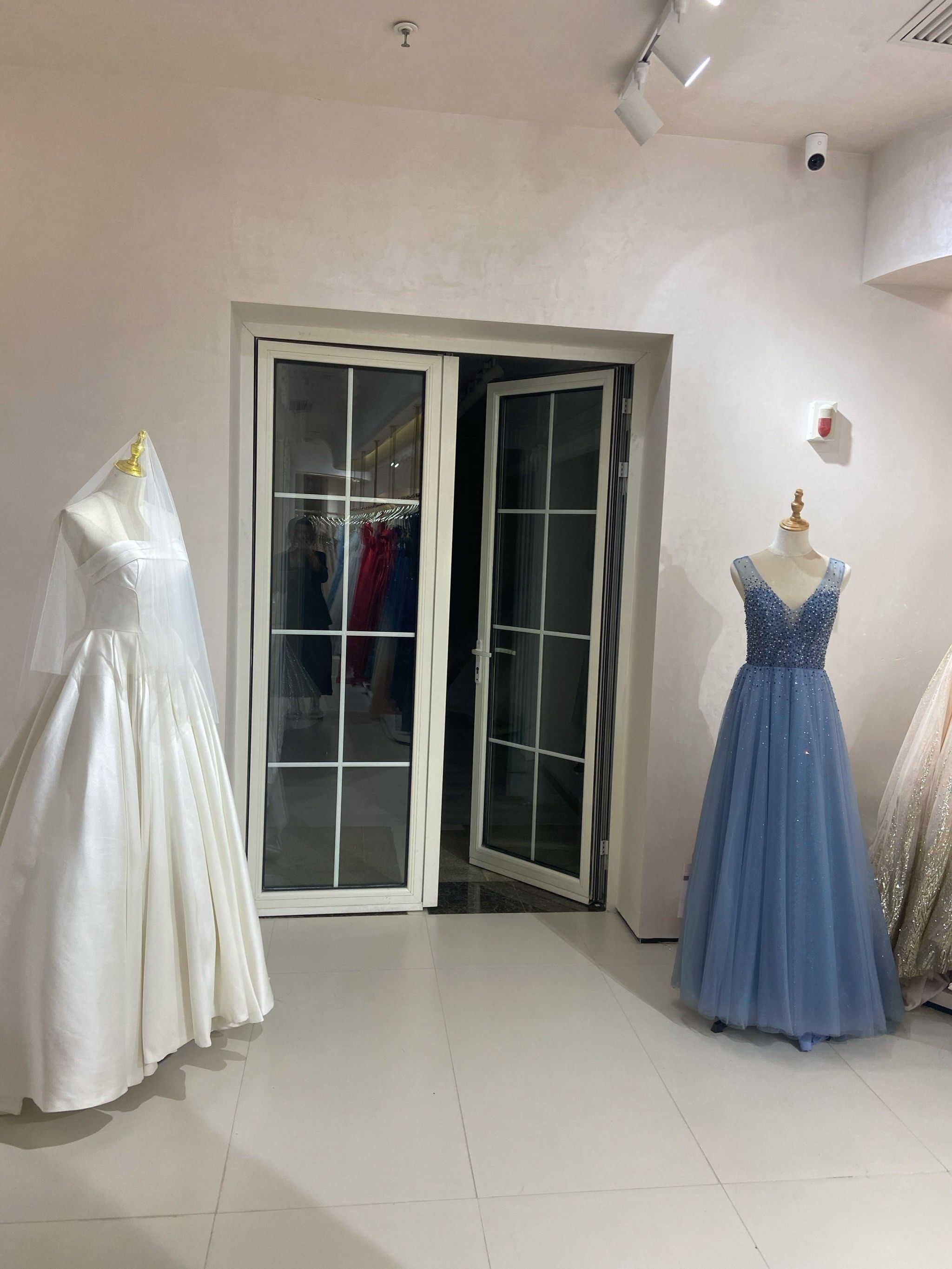 爱琴海六层的玫瑰里婚礼堂 装修不错 整体