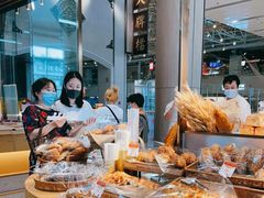 面包甜点陈列柜-西村叔叔的店·面包·甜品·蛋糕(清河万象汇店)
