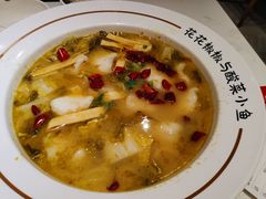 -渝是乎酸菜鱼·川渝小炒(新世界百货望京店)