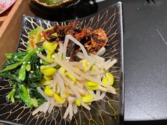 -山川小町·极番烧肉(新地假日广场店)