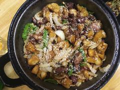 羊排炕锅肉-老钟家烤羊排·敦伊阁清真餐厅胡羊焖饼