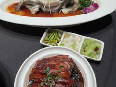 -艳阳天民俗村(公园路店)