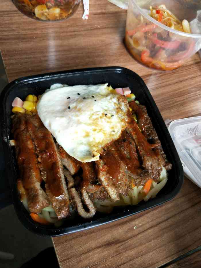 意大利风味牛排饭-"就是一家做外卖的,上面那些好评肯定是找人.