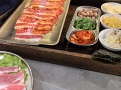 -围炉肉舍•炭烤活鳗•丹东海鲜烤肉(步行街店)