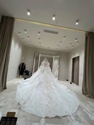点击看大图 -Renee芮亦婚纱