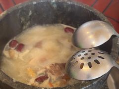 -鲁朗纳麦石锅鸡庄园