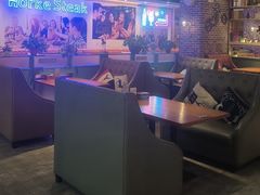 -豪客嘉族·麦尼顿西餐厅(乐福天下店)