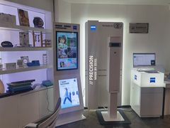 -浮光眼镜·蔡司视觉合作·数字验配中心(陆家嘴店)
