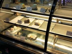 面包甜点陈列柜-丁先生蛋糕·品质鲜作(桐梓林店)