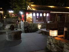 -百里峡七彩艺术小镇