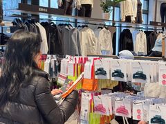 -lululemon(比斯特购物村店)