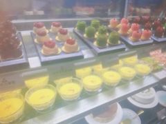 -雍容荟帝王蟹活龙虾展台自助(IFS黑金店)