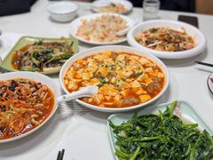 豆花肥肠-良泉足疗