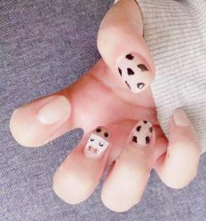 -爱美睫美甲会馆