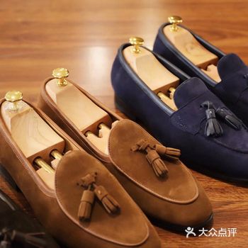 如果说牛津鞋代表的是严谨和克制