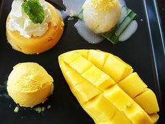 -莓园冰淇淋店