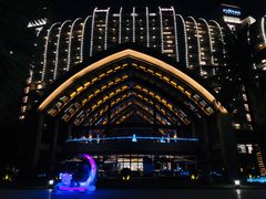 -三亚湾海居铂尔曼度假酒店