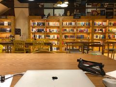 -新华里咖啡书吧(新华书店小寨店)