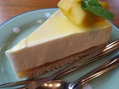 -Chom Cafe and Restaurant