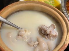 老妈蹄花汤-麻六记(凤凰汇店)