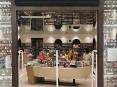 -钟书阁(群光广场店)