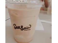 冰拿铁-Seesaw Coffee(上生新所店)