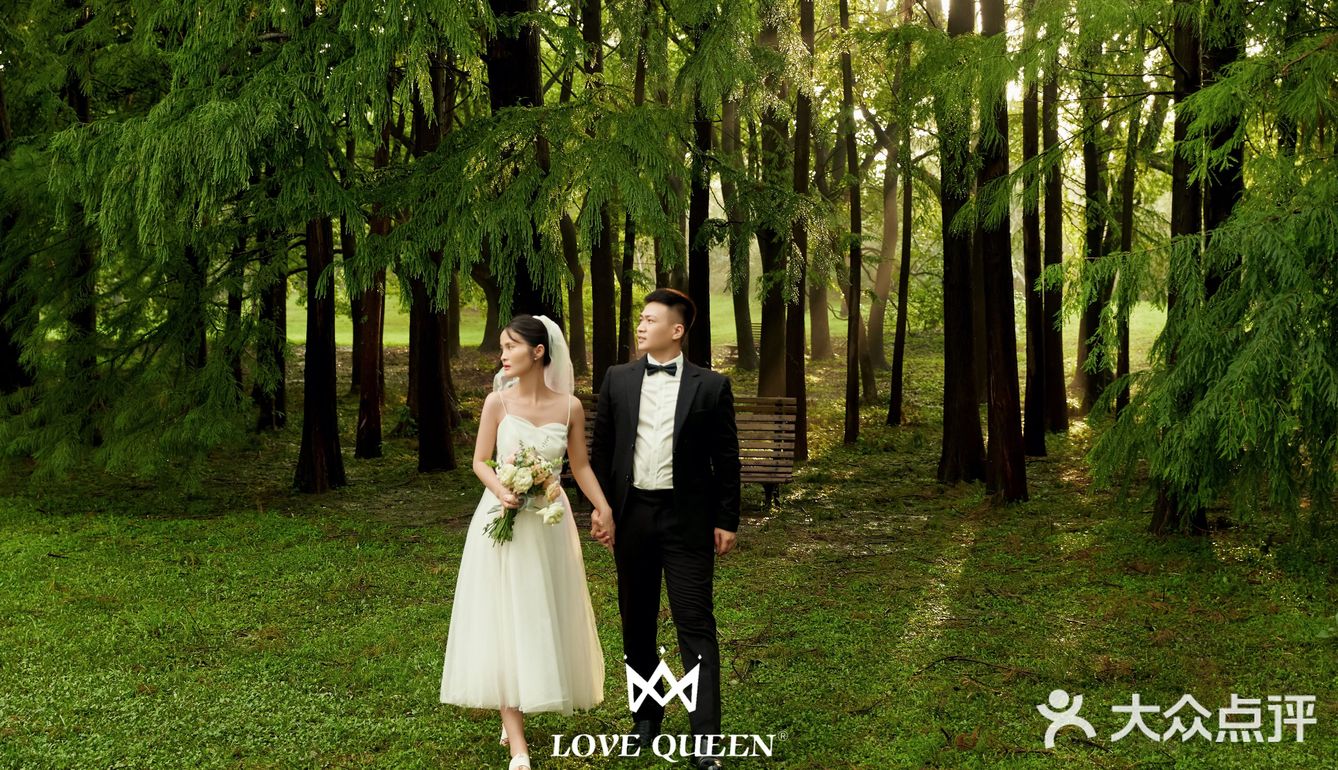 一生就拍一次的婚纱照留下了非常美好的回忆