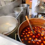端上一个小板凳，坐门口开吃，到位！