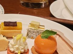 -松山湖凯悦酒店·Café自助餐厅·周末火舞秀表演