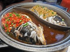 -阿瓦山寨·湘菜现炒·剁椒鱼头王(咸阳总店)