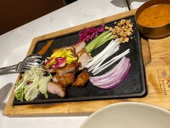 小鹿烤肉-鹿港小镇(金虹桥国际中心店)