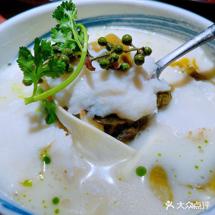 食饼筒果然还是要有肉好吃，不过胜在面皮煎的不错