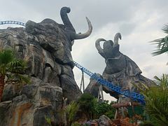 -七彩云南欢乐世界