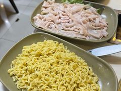 公仔面-胡须佬鸡煲四季火锅(龙珠大道店)