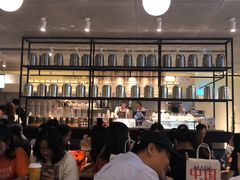 等位区-喜茶(深圳东门1234店)
