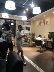 -苑苑发型设计