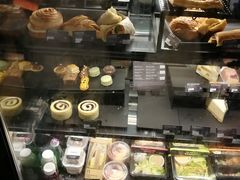 面包甜点陈列柜-星巴克臻选(北京前门大街店)