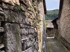 -高荡千年布依古寨旅游景区