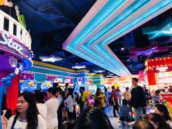 -LuckyStar幸运星家庭娱乐中心(东莞国贸店)
