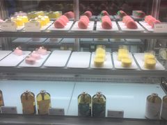 面包甜点陈列柜-奈雪的茶(华侨城创意园店)