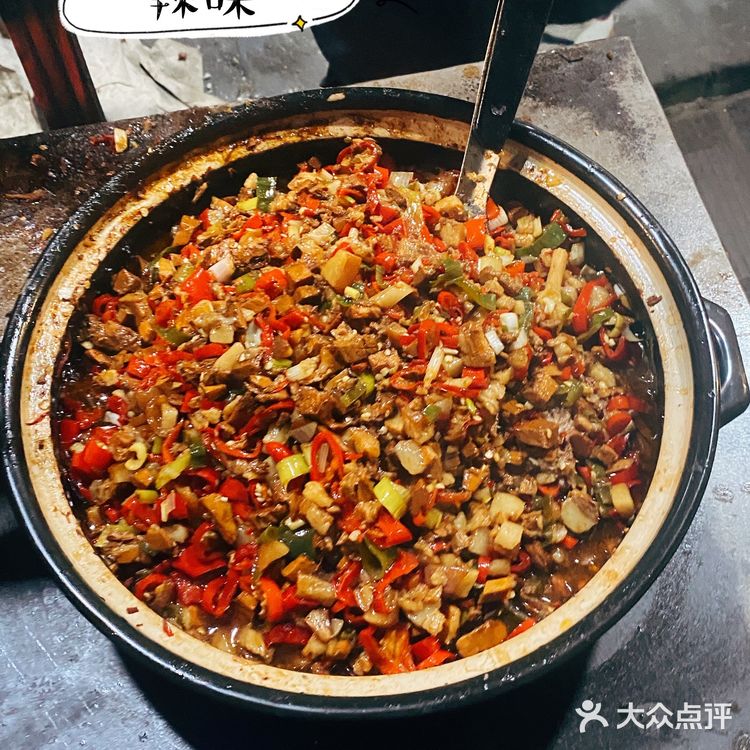 袁家村の香喷喷的肉夹馍,必吃曹记肉夹馍!